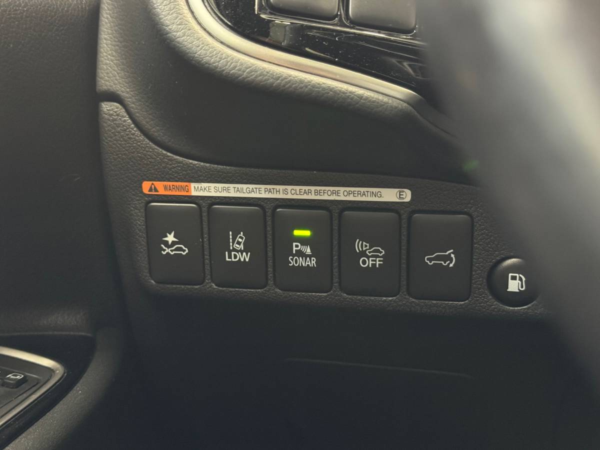 Mitsubishi Outlander Mitsubishi Outlander 2.4 PHEV Instyle |SOH 83%|Trekhaak|Clima|Stoelverwarming|Stuurverwarming|Parkeersensoren|
