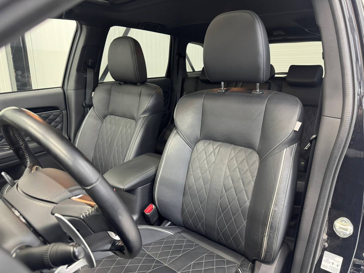 Mitsubishi Outlander Mitsubishi Outlander 2.4 PHEV Instyle |SOH 83%|Trekhaak|Clima|Stoelverwarming|Stuurverwarming|Parkeersensoren|