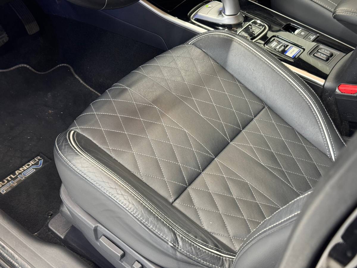 Mitsubishi Outlander Mitsubishi Outlander 2.4 PHEV Instyle |SOH 83%|Trekhaak|Clima|Stoelverwarming|Stuurverwarming|Parkeersensoren|