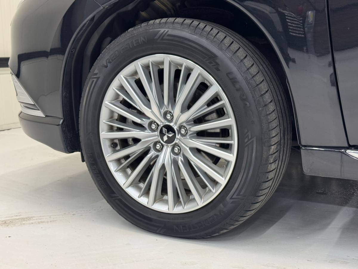 Mitsubishi Outlander Mitsubishi Outlander 2.4 PHEV Instyle |SOH 83%|Trekhaak|Clima|Stoelverwarming|Stuurverwarming|Parkeersensoren|
