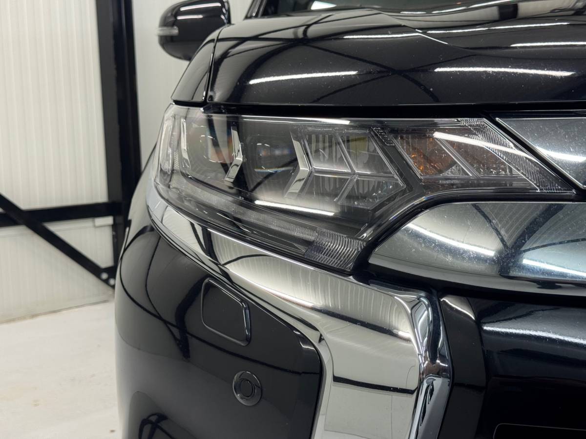 Mitsubishi Outlander Mitsubishi Outlander 2.4 PHEV Instyle |SOH 83%|Trekhaak|Clima|Stoelverwarming|Stuurverwarming|Parkeersensoren|