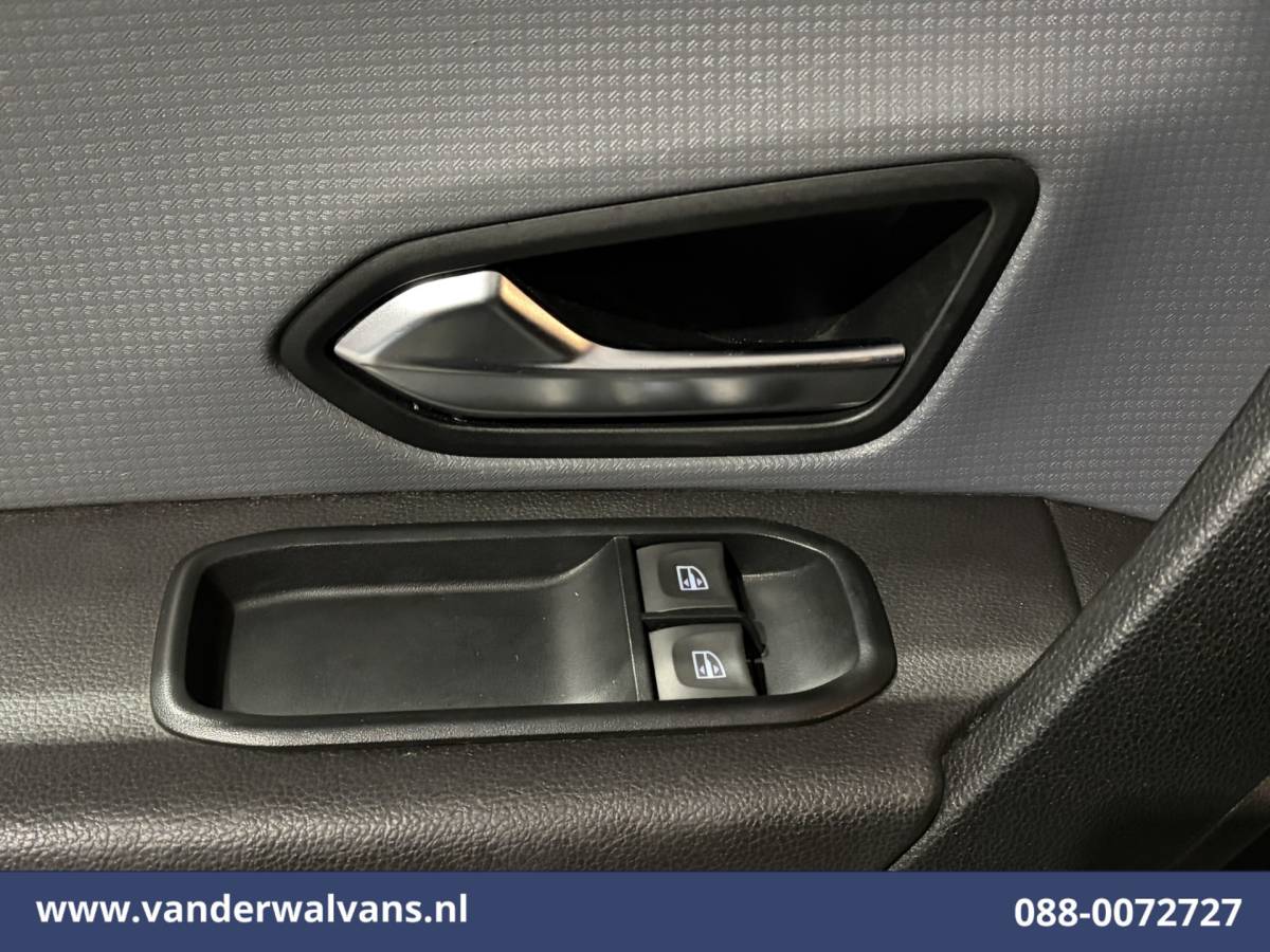 Renault Express Renault Express 1.5 dCi 96pk L1H1 Euro6 Airco | Cruisecontrol | LED | Parkeersensoren Trekhaak