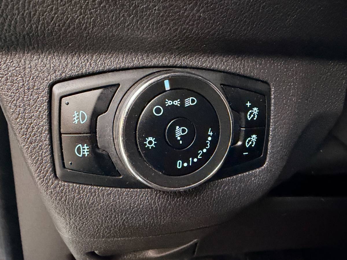 Ford Transit Courier Ford Transit Courier 1.5 TDCI Trend, Airco, CruiseControl, Stoel verwarming Schuifdeur 1ste eigenaar Nederlandse bus RIJKLAARPRIJS