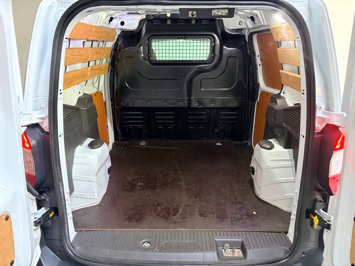 Ford Transit Courier Ford Transit Courier 1.5 TDCI Trend, Airco, CruiseControl, Stoel verwarming Schuifdeur 1ste eigenaar Nederlandse bus RIJKLAARPRIJS
