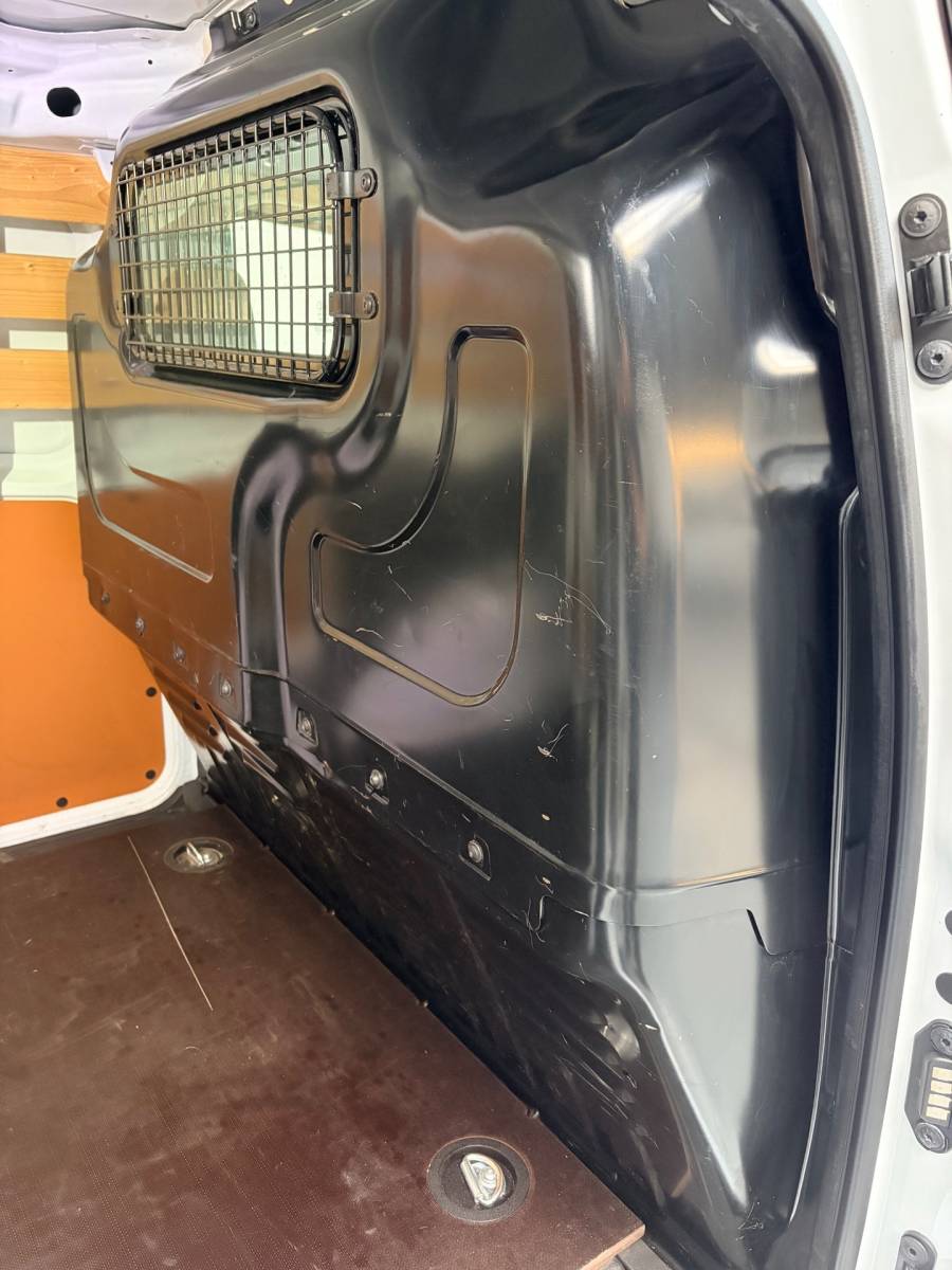 Ford Transit Courier Ford Transit Courier 1.5 TDCI Trend, Airco, CruiseControl, Stoel verwarming Schuifdeur 1ste eigenaar Nederlandse bus RIJKLAARPRIJS