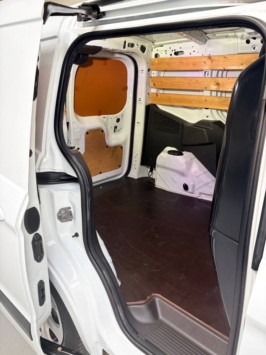 Ford Transit Courier Ford Transit Courier 1.5 TDCI Trend, Airco, CruiseControl, Stoel verwarming Schuifdeur 1ste eigenaar Nederlandse bus RIJKLAARPRIJS