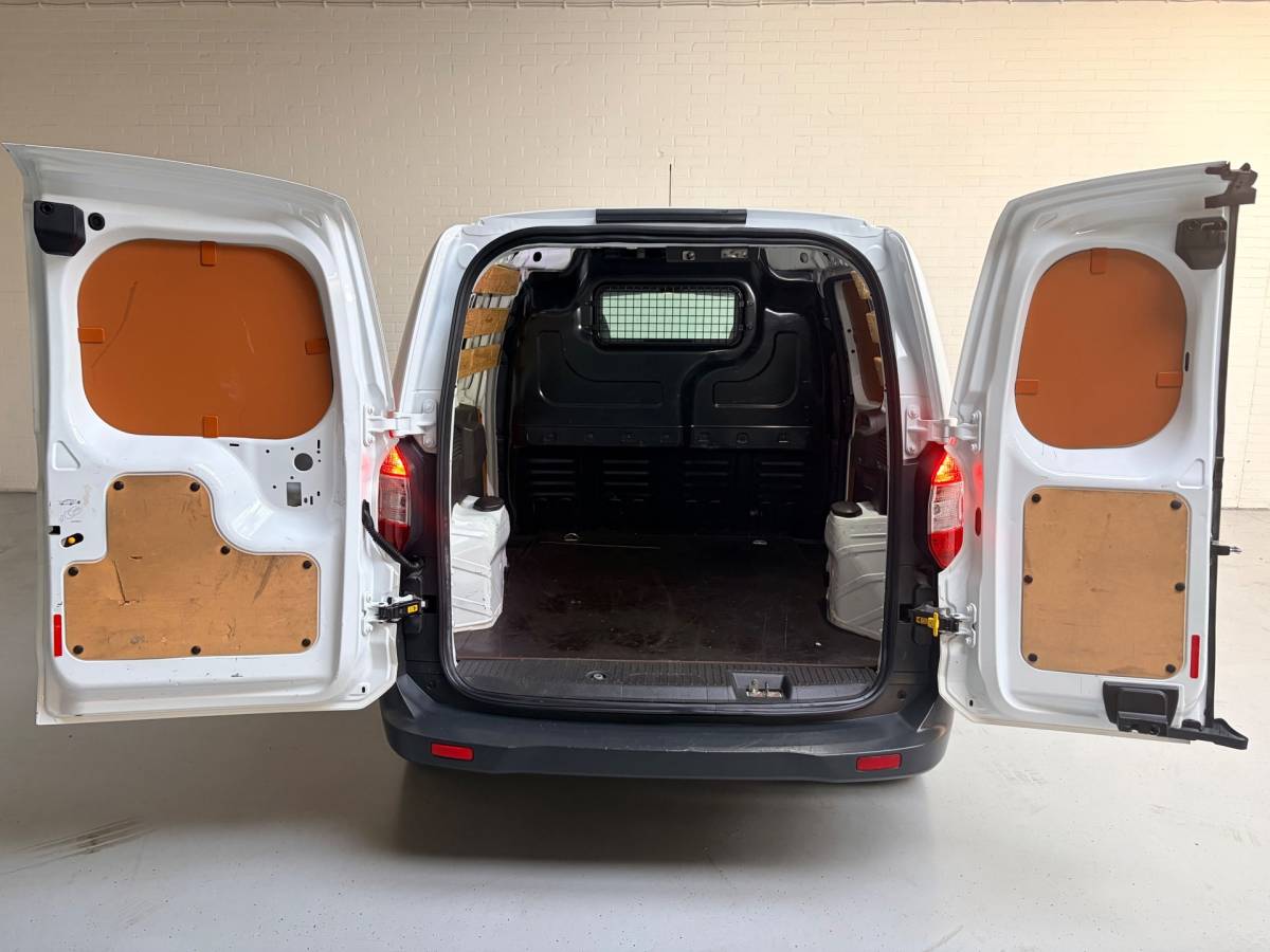 Ford Transit Courier Ford Transit Courier 1.5 TDCI Trend, Airco, CruiseControl, Stoel verwarming Schuifdeur 1ste eigenaar Nederlandse bus RIJKLAARPRIJS