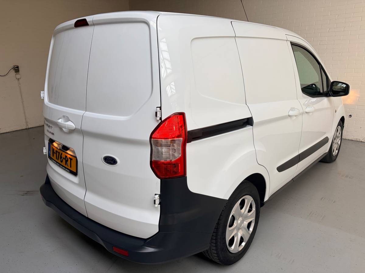 Ford Transit Courier Ford Transit Courier 1.5 TDCI Trend, Airco, CruiseControl, Stoel verwarming Schuifdeur 1ste eigenaar Nederlandse bus RIJKLAARPRIJS