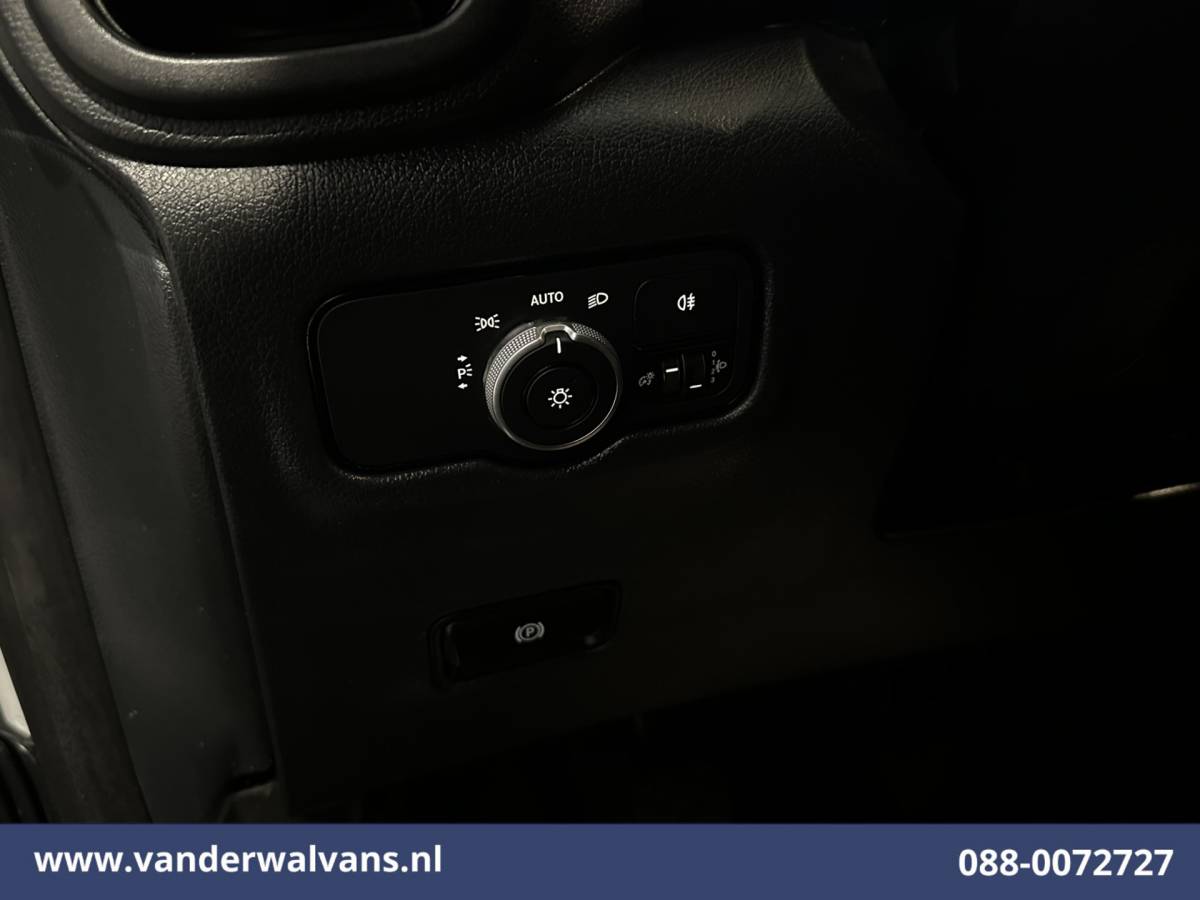 Mercedes-Benz Vito Mercedes-Benz Vito 116 CDI 164pk L2H1 2025 Model Euro6 Airco |  Camera | XXL MBUX | Navigatie | Cruisecontrol | Stoelverwarming Parkeersensoren, Bijrijdersbank