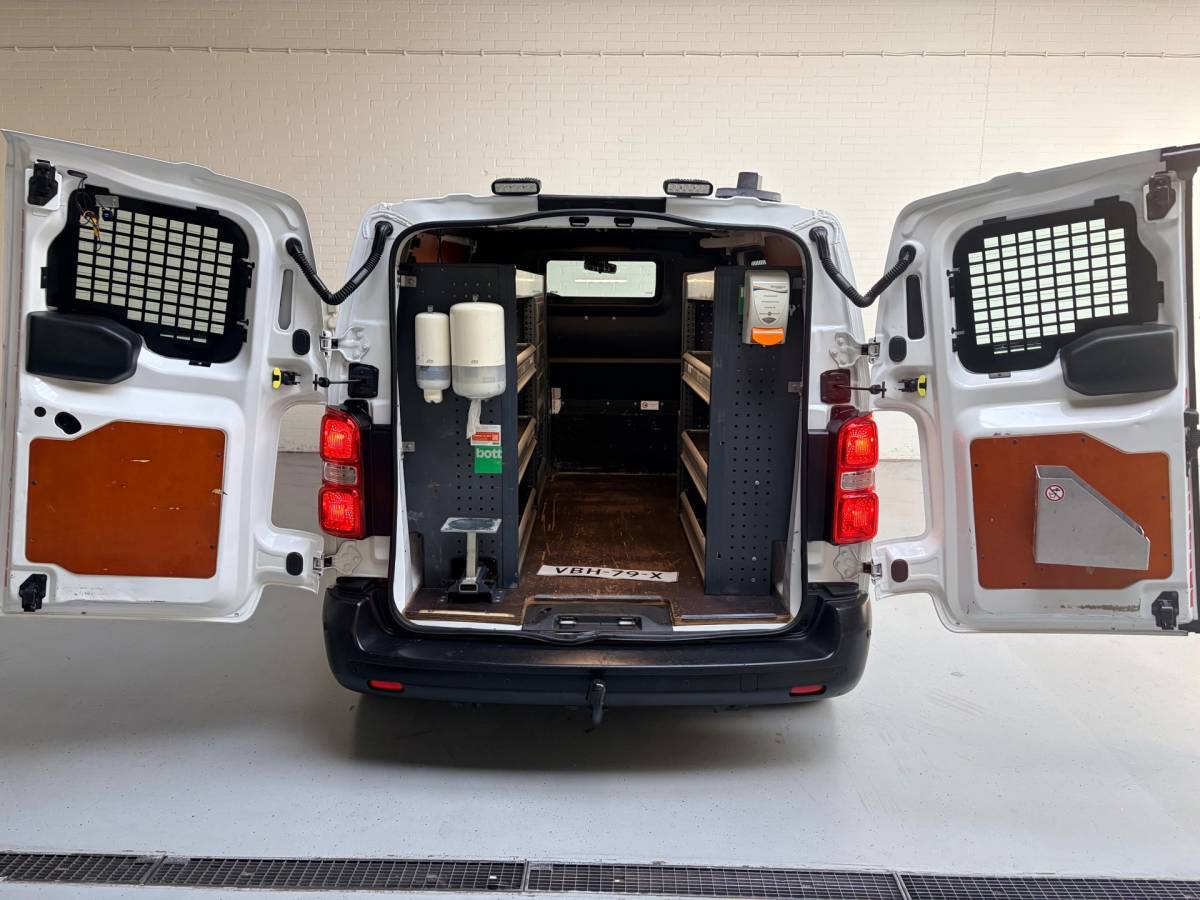 Citroën Jumpy Citroen Jumpy Citroen Jumpy Servicewagen 1.5 BlueHDI 100 M Club euro6 L2H1 V230 omvormer BOTT inrichting Trekhaak, RIJKLAARPRIJS!