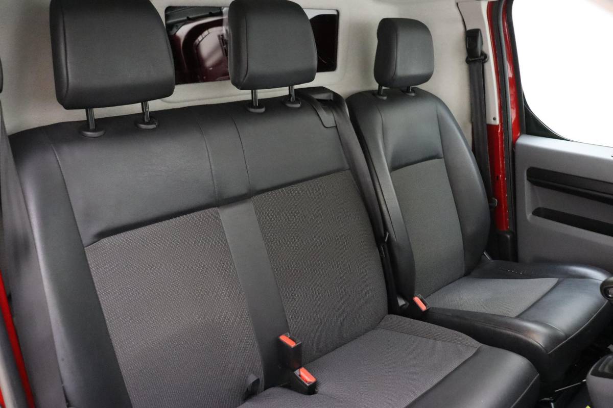 Opel Vivaro Opel Vivaro 1.5 CDTI L2H1 Edition | Navigatie | Cruise Control | Trekhaak | Camera | 1e Eigenaar