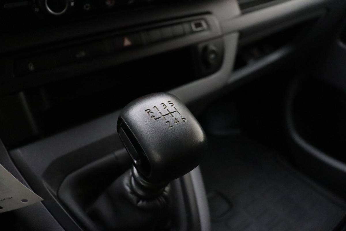 Opel Vivaro Opel Vivaro 1.5 CDTI L2H1 Edition | Navigatie | Cruise Control | Trekhaak | Camera | 1e Eigenaar