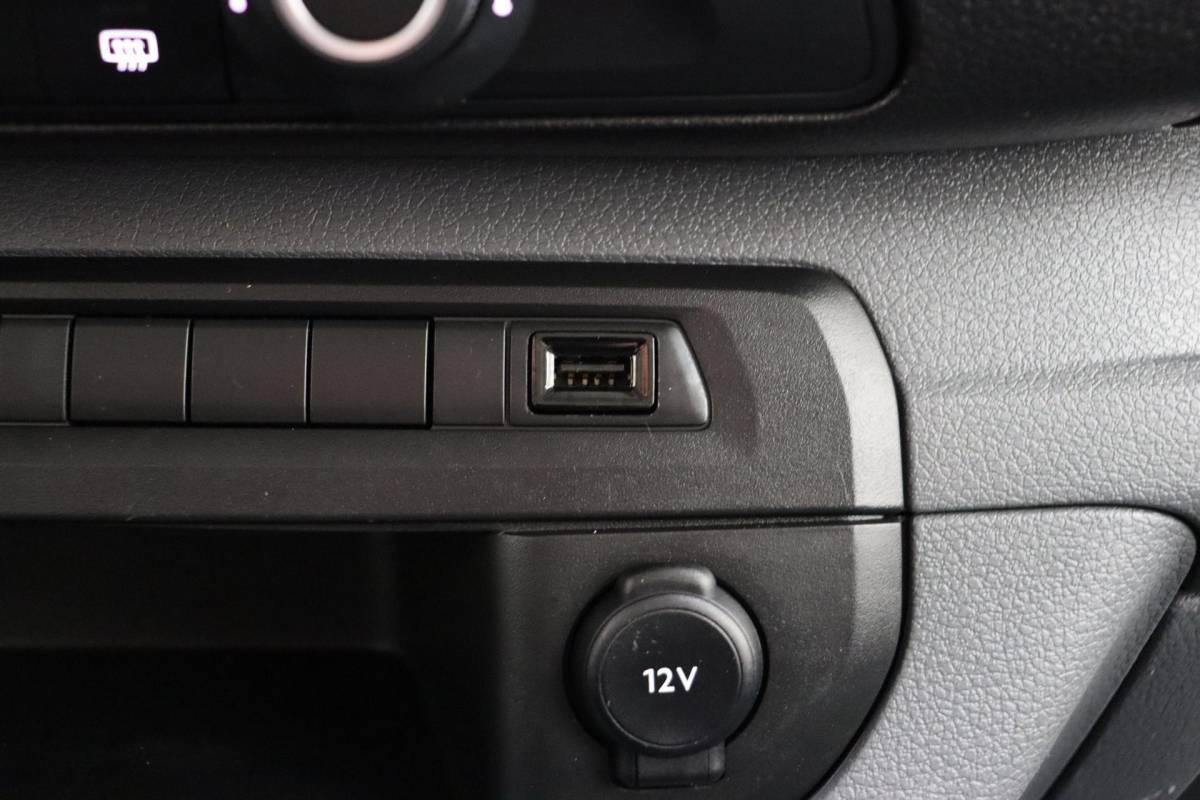 Opel Vivaro Opel Vivaro 1.5 CDTI L2H1 Edition | Navigatie | Cruise Control | Trekhaak | Camera | 1e Eigenaar