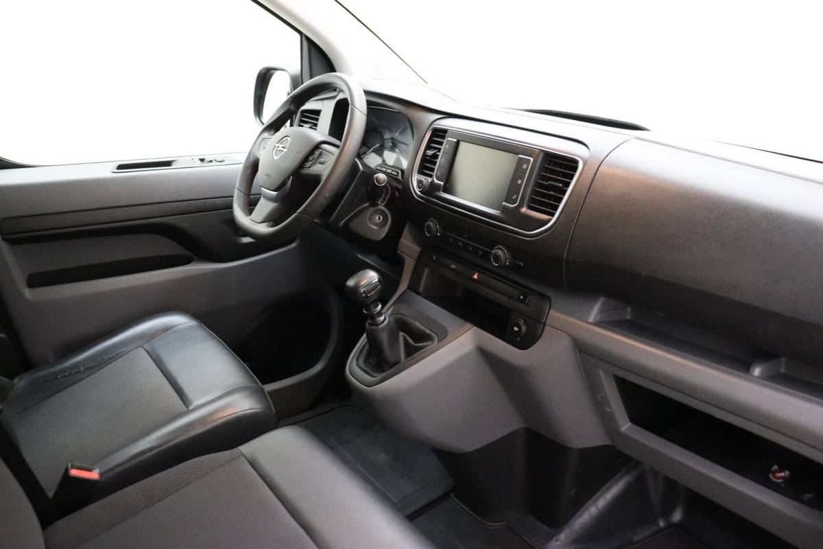Opel Vivaro Opel Vivaro 1.5 CDTI L2H1 Edition | Navigatie | Cruise Control | Trekhaak | Camera | 1e Eigenaar