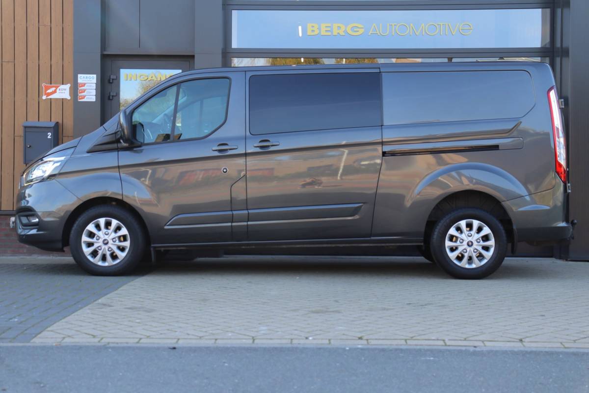 Ford Transit Custom Ford Transit Custom 300 2.0 TDCI L2H1 Limited DC | NAP | Eerste Eigenaar | 170 PK | Cruise | Apple Carplay | Camera | Trekhaak |