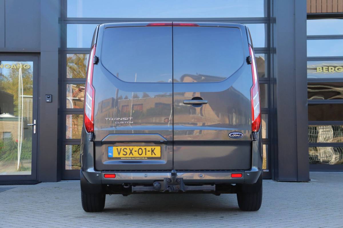 Ford Transit Custom Ford Transit Custom 300 2.0 TDCI L2H1 Limited DC | NAP | Eerste Eigenaar | 170 PK | Cruise | Apple Carplay | Camera | Trekhaak |
