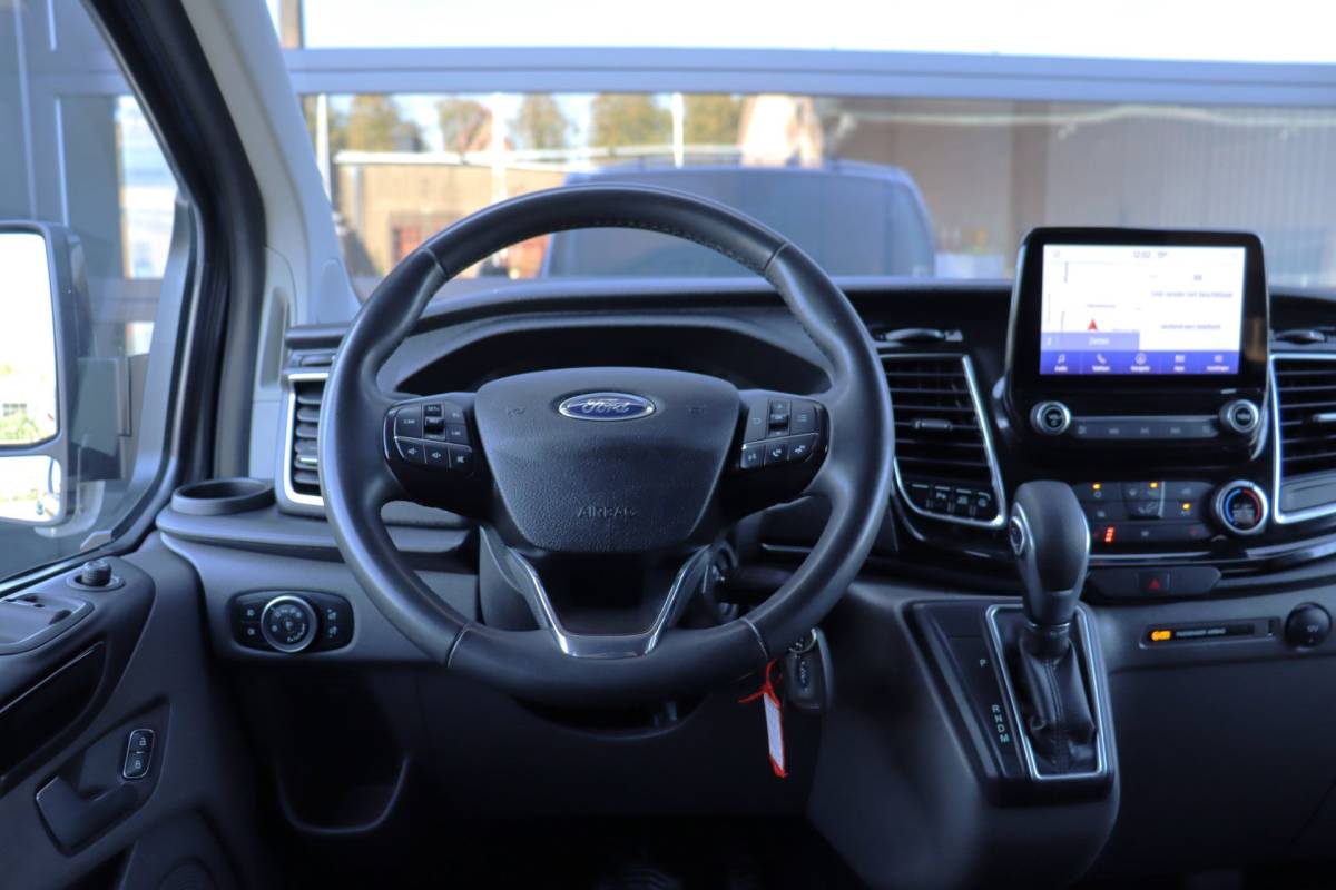 Ford Transit Custom Ford Transit Custom 300 2.0 TDCI L2H1 Limited DC | NAP | Eerste Eigenaar | 170 PK | Cruise | Apple Carplay | Camera | Trekhaak |