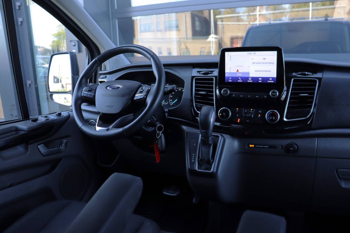Ford Transit Custom Ford Transit Custom 300 2.0 TDCI L2H1 Limited DC | NAP | Eerste Eigenaar | 170 PK | Cruise | Apple Carplay | Camera | Trekhaak |