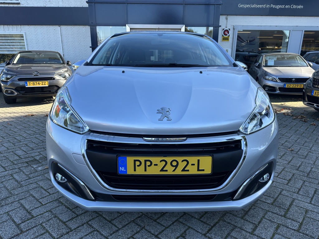 Peugeot 208 Peugeot 208 1.2 Style | Nieuwe Distributieriem | Navigatie |