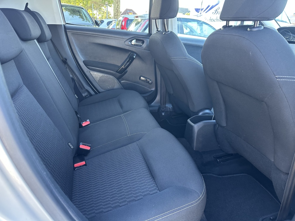 Peugeot 208 Peugeot 208 1.2 Style | Nieuwe Distributieriem | Navigatie |