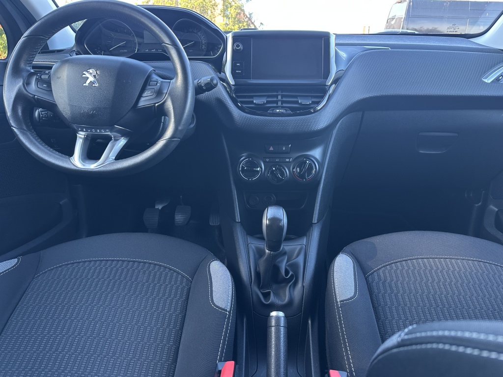 Peugeot 208 Peugeot 208 1.2 Style | Nieuwe Distributieriem | Navigatie |
