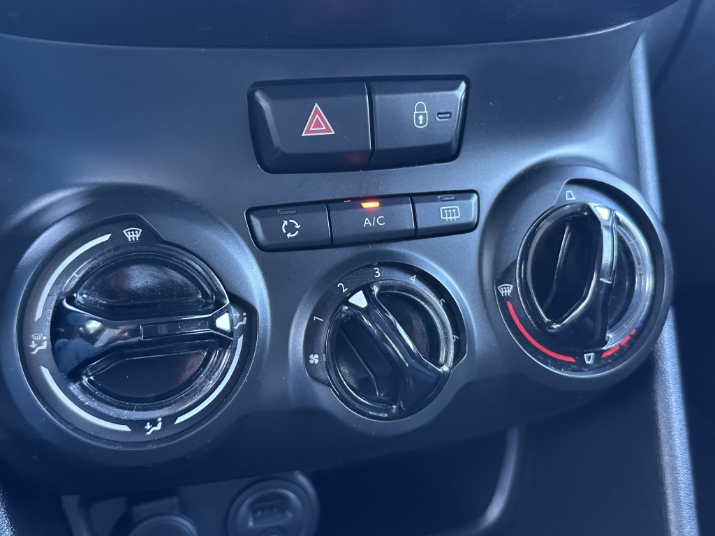 Peugeot 208 Peugeot 208 1.2 Style | Nieuwe Distributieriem | Navigatie |