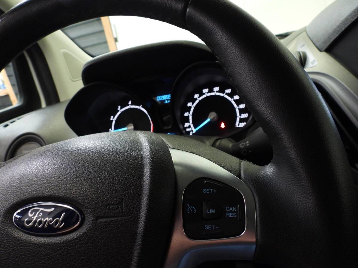 Ford Transit Courier Ford Transit Courier 1.0 Trend EcoBoost NAVI/AIRCO/CRUISE/PDC/SCHUIFDEUR!