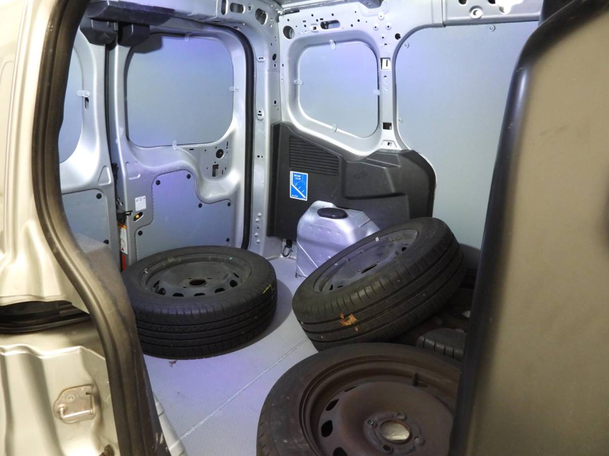 Ford Transit Courier Ford Transit Courier 1.0 Trend EcoBoost NAVI/AIRCO/CRUISE/PDC/SCHUIFDEUR!