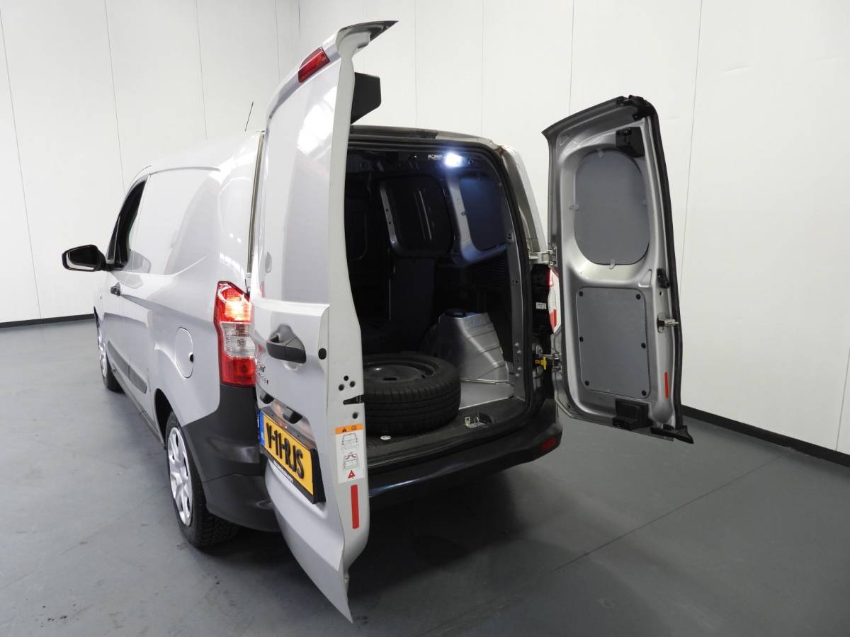 Ford Transit Courier Ford Transit Courier 1.0 Trend EcoBoost NAVI/AIRCO/CRUISE/PDC/SCHUIFDEUR!