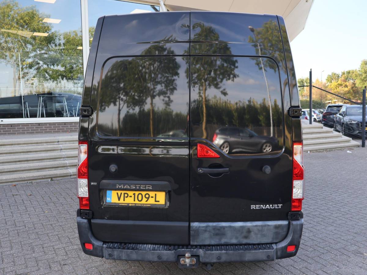Renault Master Renault Master T35 2.3 DCI 165 PK L2H2 *MARGE* + TREKHAAK | NAVIGATIE | CLIMATE | CRUISE CONTROL