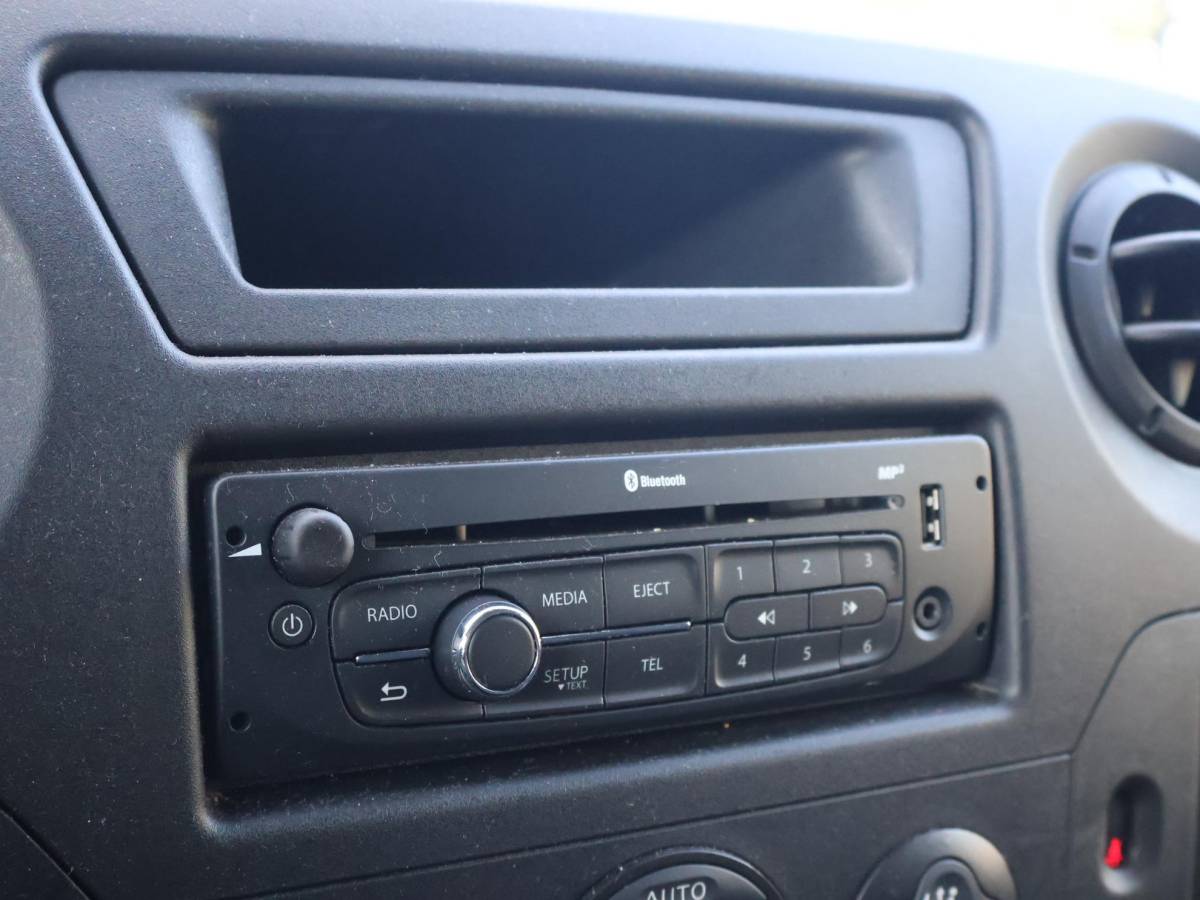 Renault Master Renault Master T35 2.3 DCI 165 PK L2H2 *MARGE* + TREKHAAK | NAVIGATIE | CLIMATE | CRUISE CONTROL