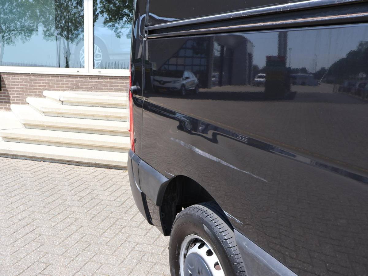 Renault Master Renault Master T35 2.3 DCI 165 PK L2H2 *MARGE* + TREKHAAK | NAVIGATIE | CLIMATE | CRUISE CONTROL