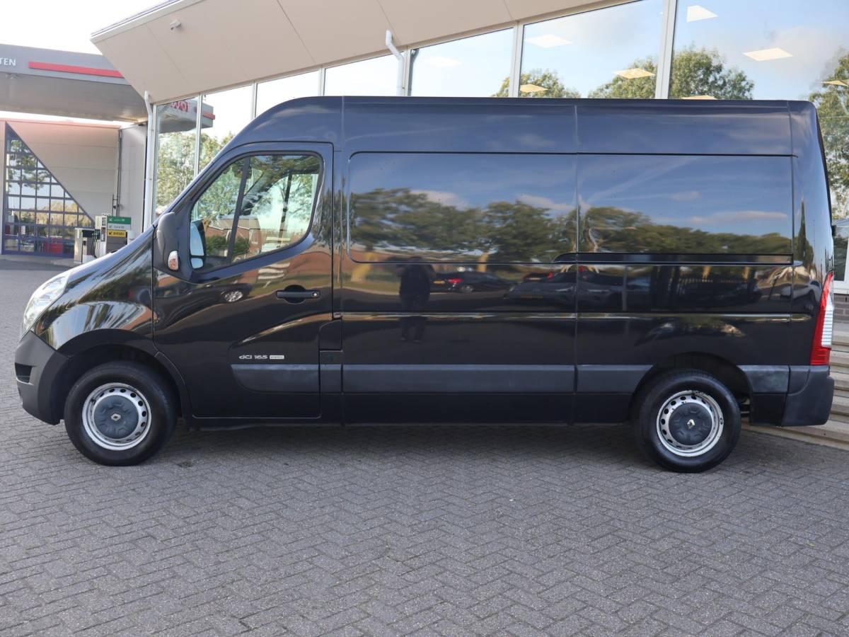 Renault Master Renault Master T35 2.3 DCI 165 PK L2H2 *MARGE* + TREKHAAK | NAVIGATIE | CLIMATE | CRUISE CONTROL