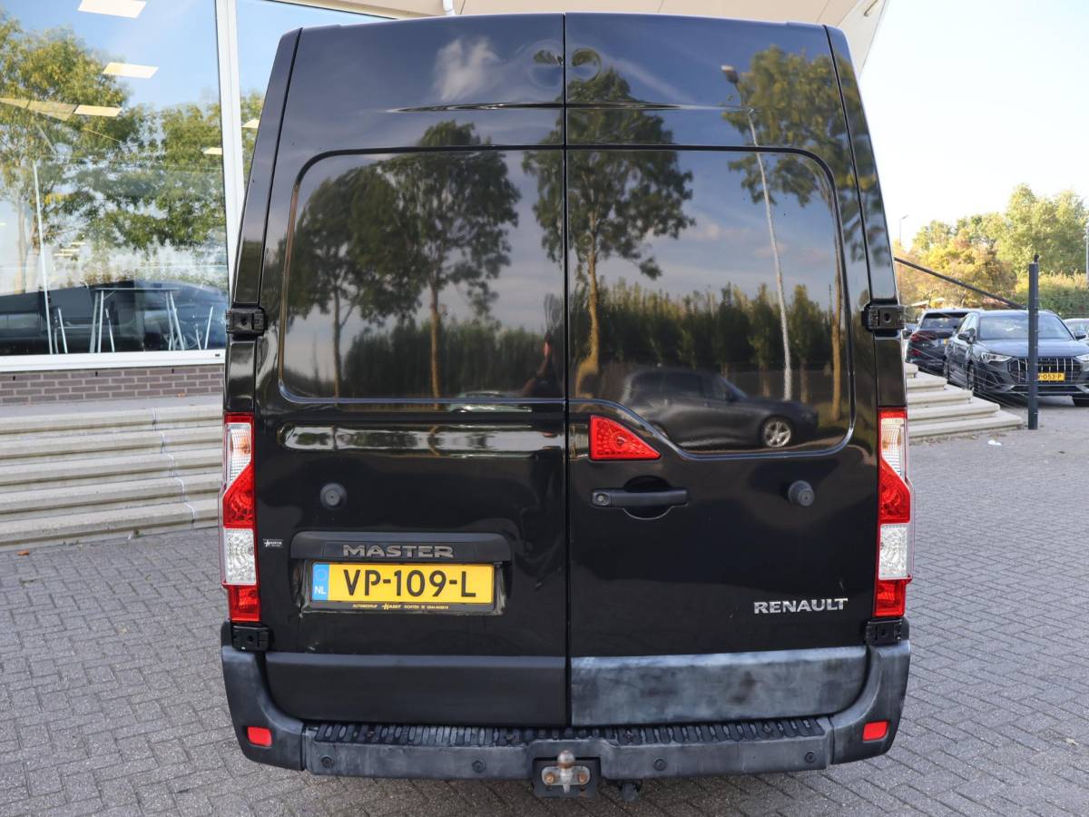 Renault Master Renault Master T35 2.3 DCI 165 PK L2H2 *MARGE* + TREKHAAK | NAVIGATIE | CLIMATE | CRUISE CONTROL