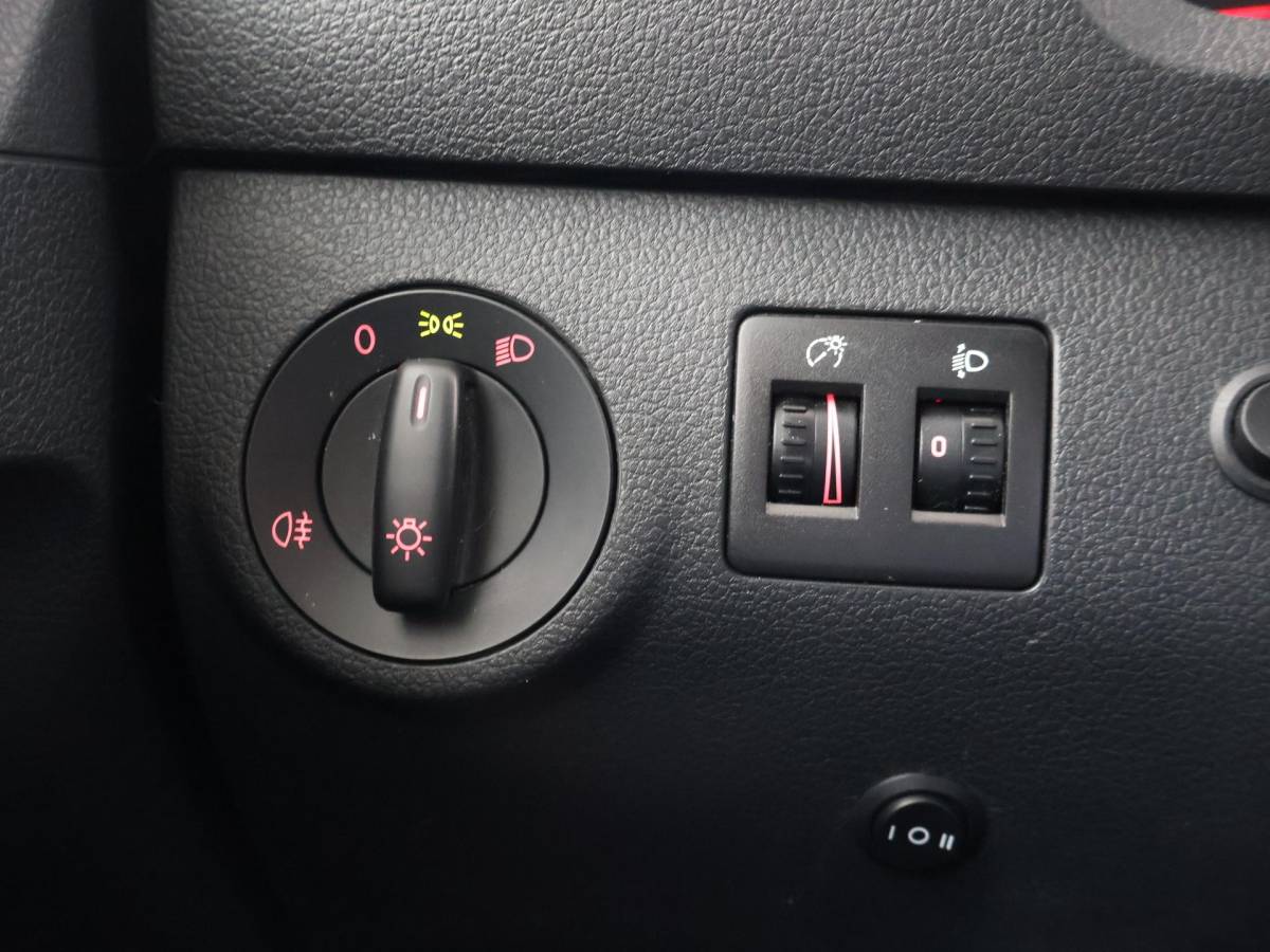 Volkswagen Caddy Volkswagen Caddy 1.6 TDI L2H1 MAXI + NAVIGATIE | TREKHAAK | CAMERA | CRUISE | AIRCO