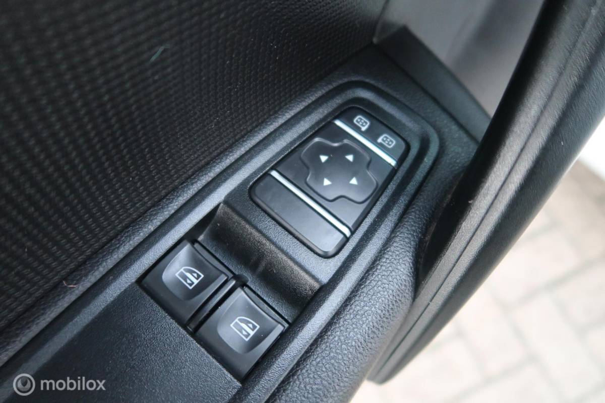 Nissan Townstar Nissan TOWNSTAR N-Connecta L1 AIRCO, 3 ZITS, LED, CRUISECON