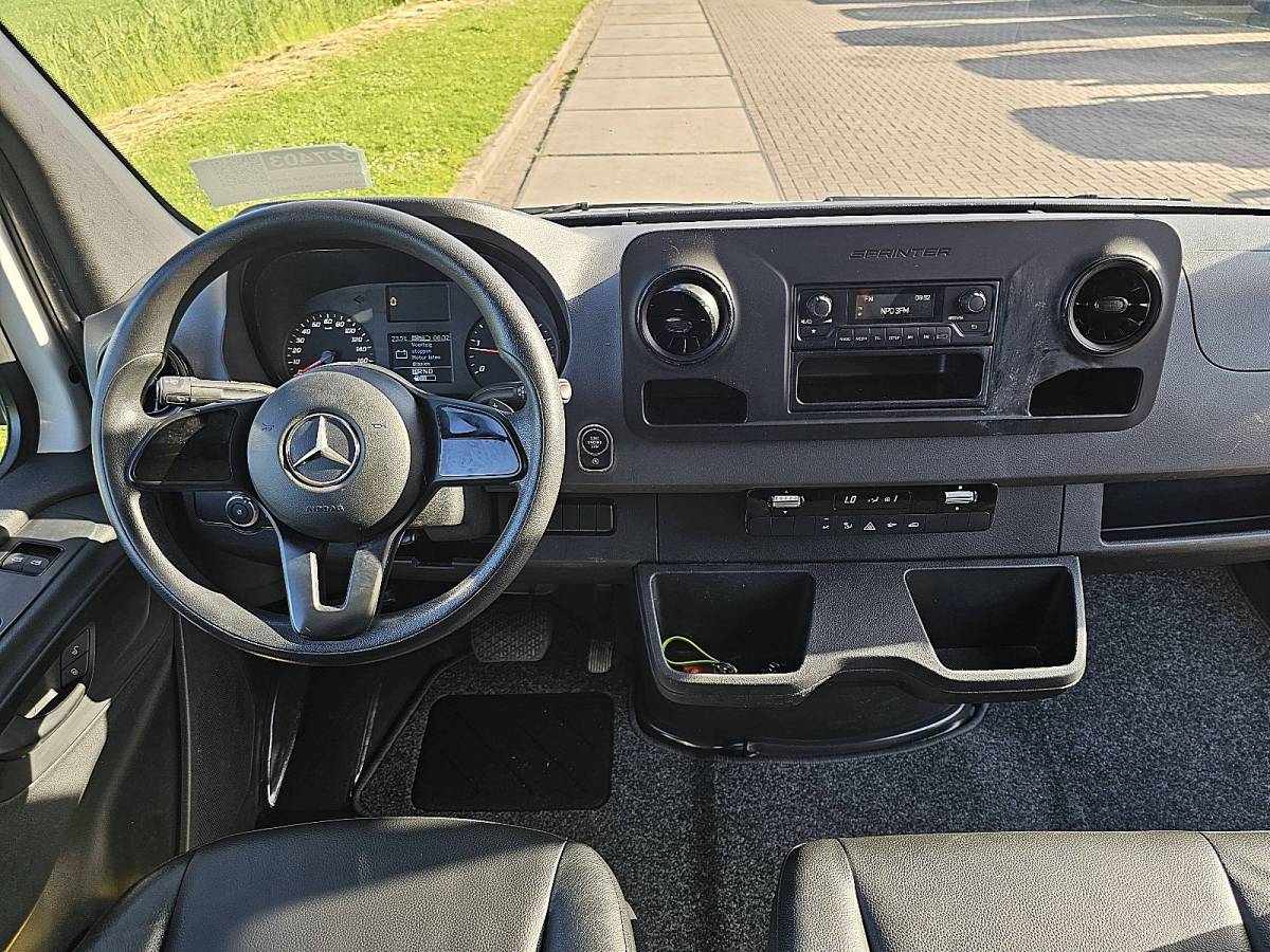 Mercedes-Benz Sprinter MERCEDES-BENZ SPRINTER 314 Bakwagen Laadklep Zijdeur Spoiler Automaat Euro6 143Pk!
