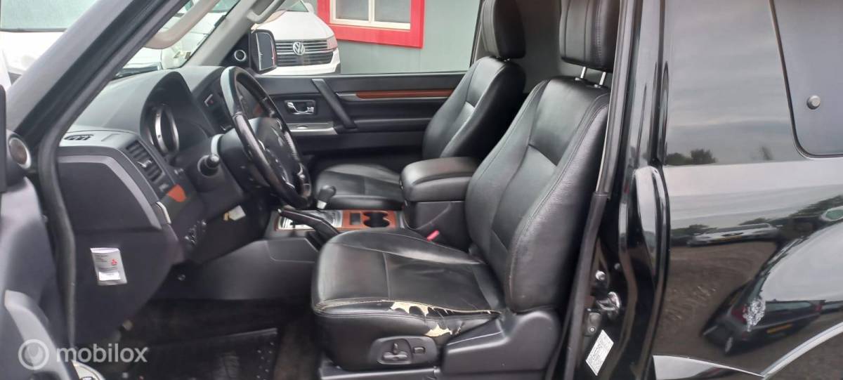 Mitsubishi Pajero Mitsubishi Pajero 3.2 DI-D Instyle High Roof VAN/GRIJSKENTEKEN