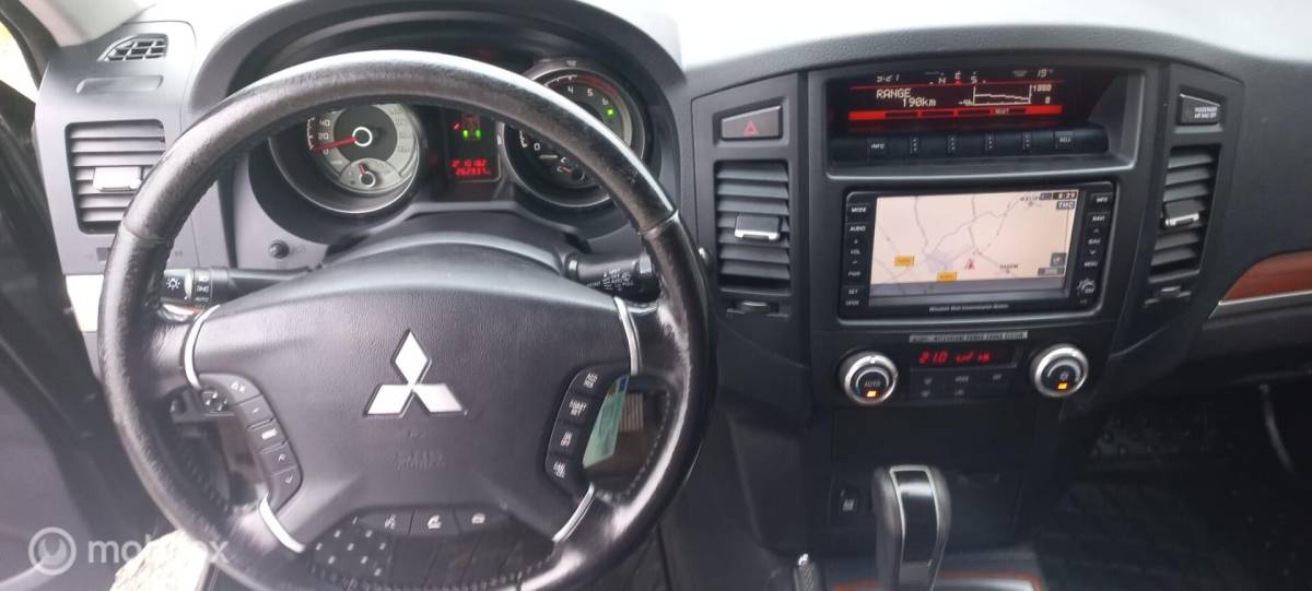 Mitsubishi Pajero Mitsubishi Pajero 3.2 DI-D Instyle High Roof VAN/GRIJSKENTEKEN
