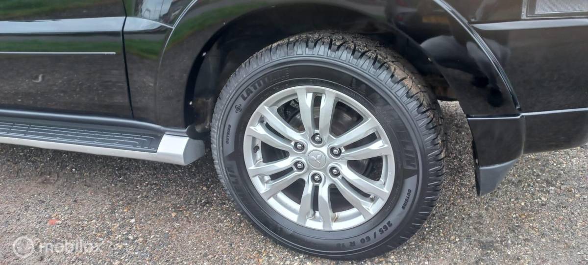 Mitsubishi Pajero Mitsubishi Pajero 3.2 DI-D Instyle High Roof VAN/GRIJSKENTEKEN