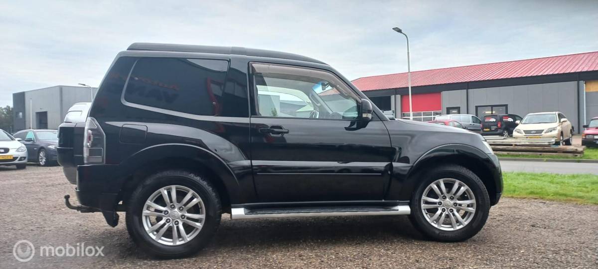 Mitsubishi Pajero Mitsubishi Pajero 3.2 DI-D Instyle High Roof VAN/GRIJSKENTEKEN