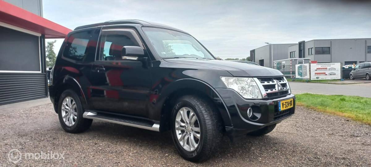 Mitsubishi Pajero Mitsubishi Pajero 3.2 DI-D Instyle High Roof VAN/GRIJSKENTEKEN