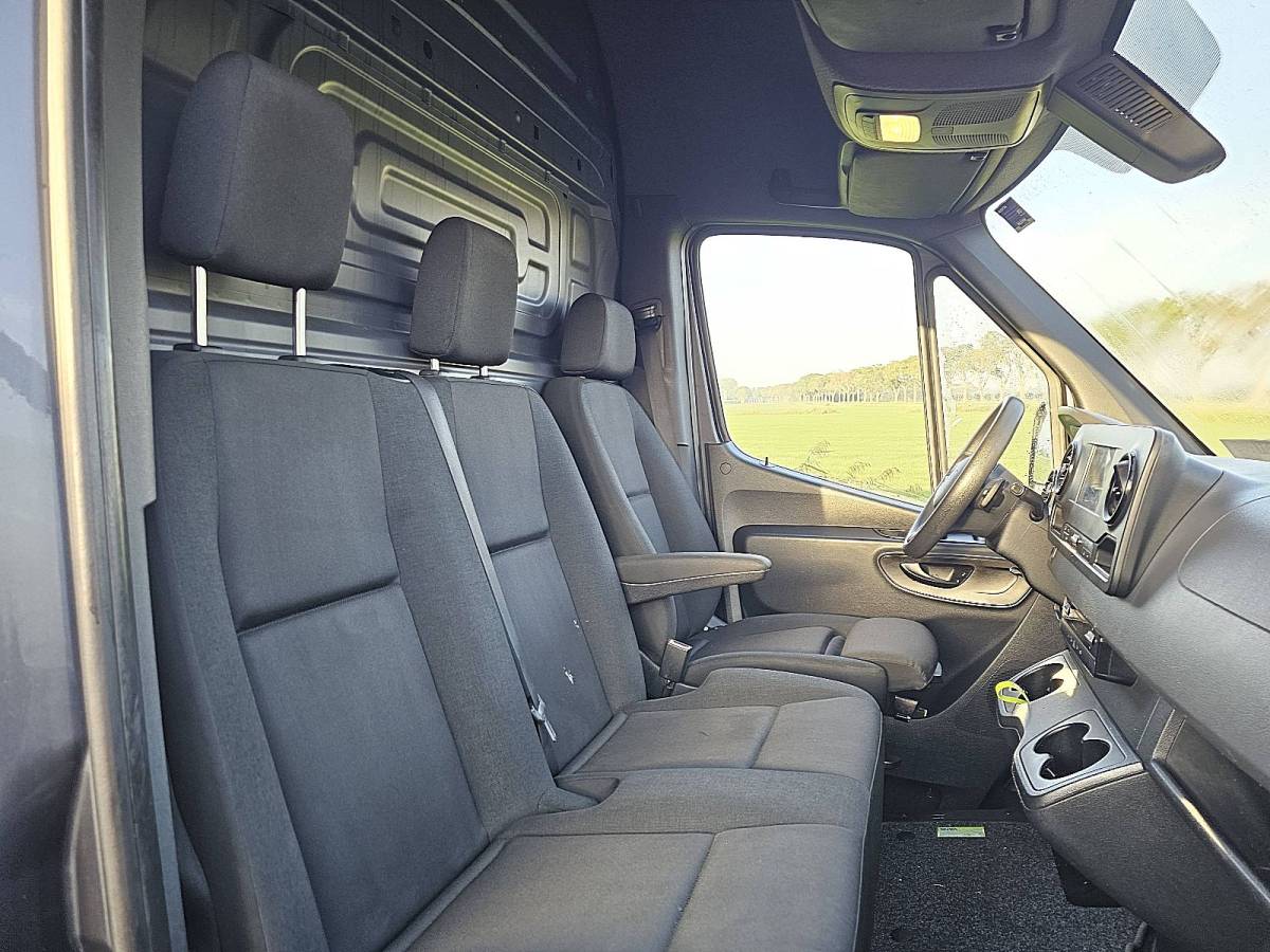Mercedes-Benz Sprinter MERCEDES-BENZ SPRINTER 315 L3H2 Mbux LED Automaat Camera CruiseControl Carplay 3-Zits Mf-Stuurwiel!