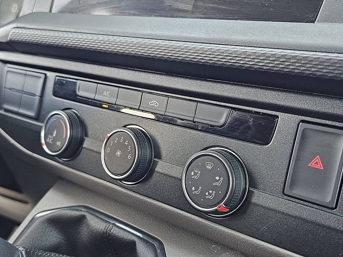 Volkswagen Transporter VOLKSWAGEN TRANSPORTER 2.0 TDI t6.1 l2 carplay nap!