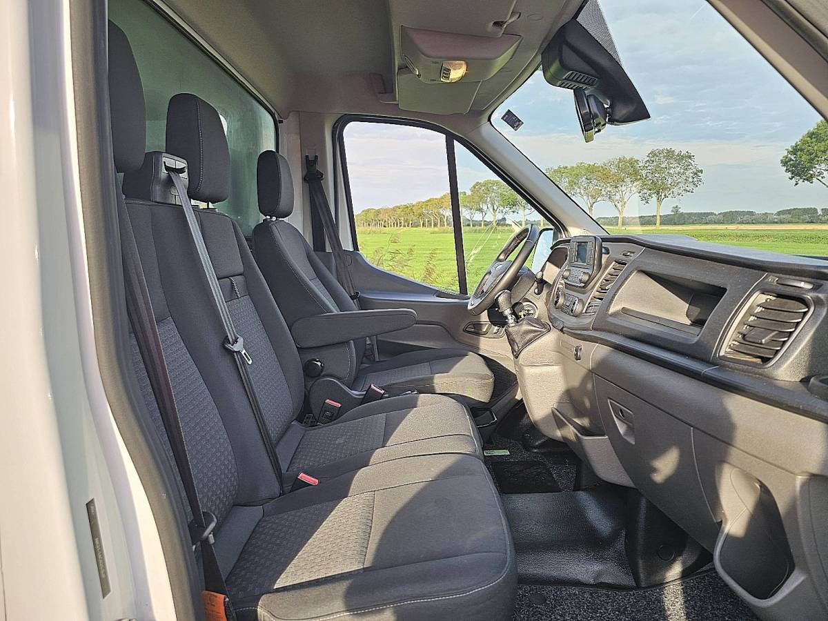 Ford Transit FORD TRANSIT 2.0 Bakwagen Laadklep Spoiler Dubbellucht 170PK Euro6 Airco!