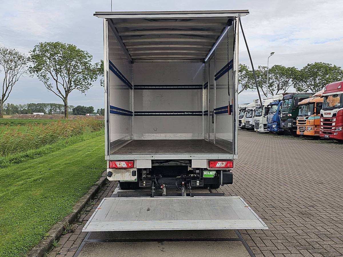 Ford Transit FORD TRANSIT 2.0 Bakwagen Laadklep Spoiler Dubbellucht 170PK Euro6 Airco!