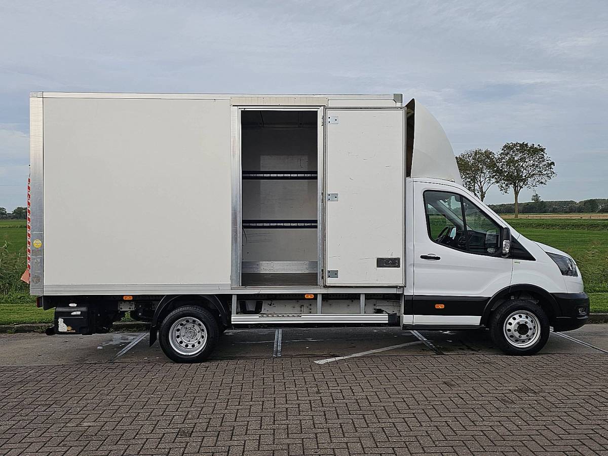 Ford Transit FORD TRANSIT 2.0 Bakwagen Laadklep Spoiler Dubbellucht 170PK Euro6 Airco!