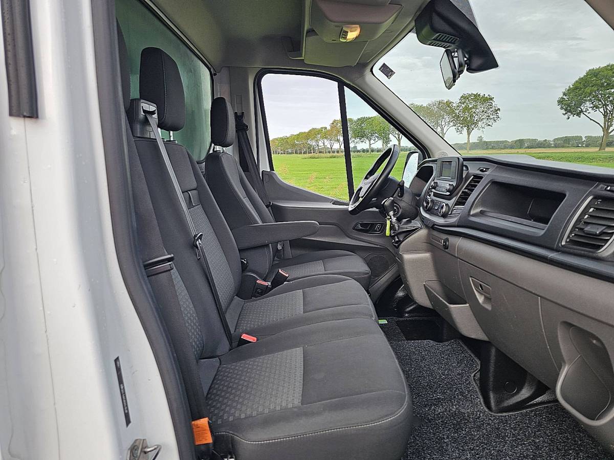Ford Transit FORD TRANSIT 2.0 Bakwagen Laadklep Spoiler Dubbellucht 170PK Euro6 Airco!