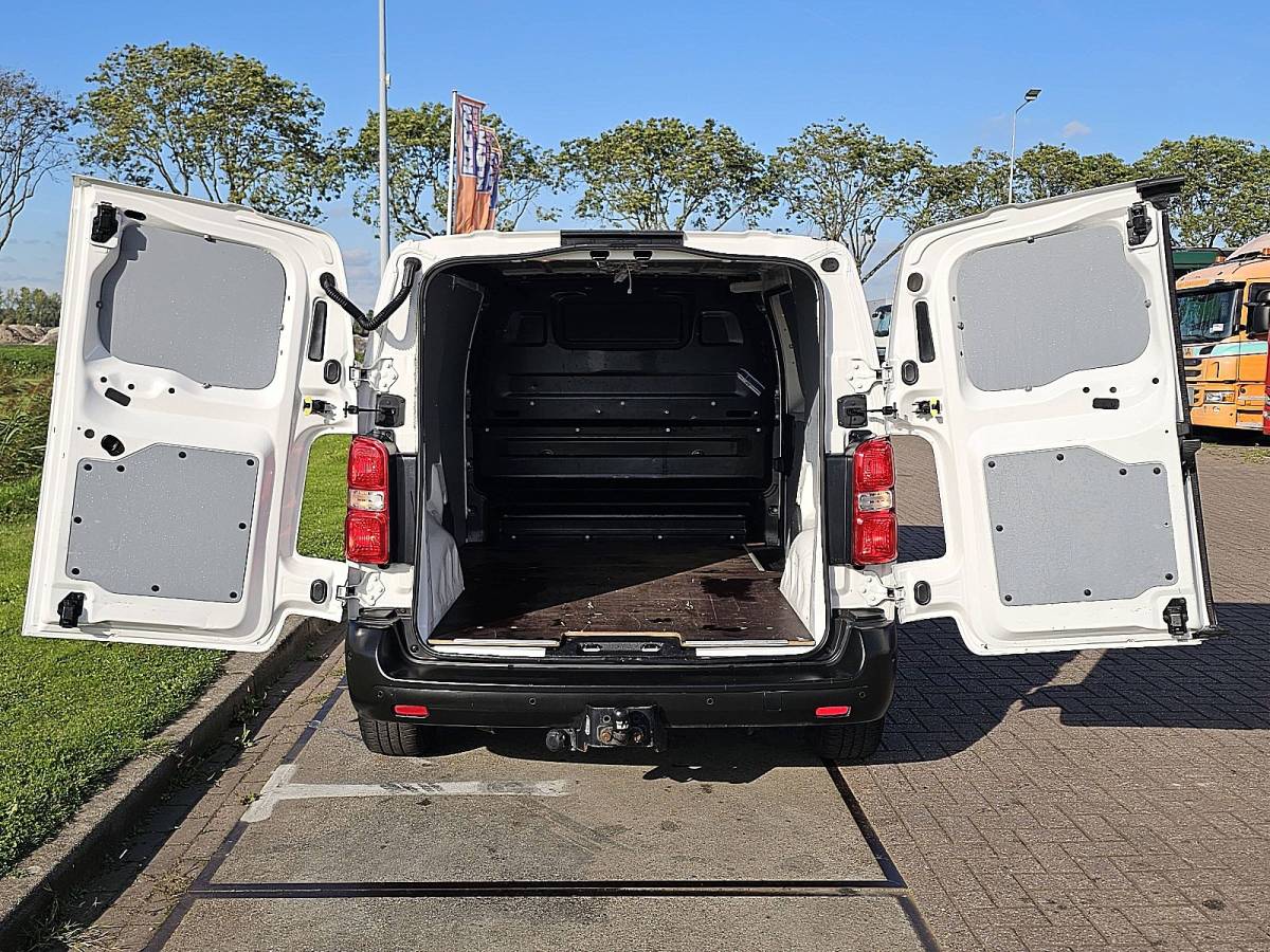 Opel Vivaro OPEL VIVARO 1.5 L2 Navi NAP Euro6 Airco Trekhaak 3-Zits/Leer Camera Oh-Historie!