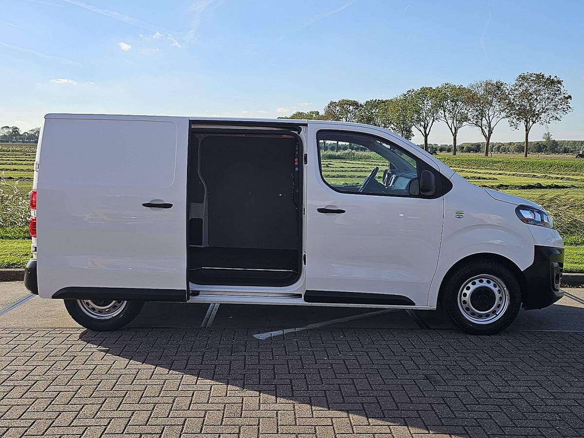 Opel Vivaro OPEL VIVARO 1.5 L2 Navi NAP Euro6 Airco Trekhaak 3-Zits/Leer Camera Oh-Historie!